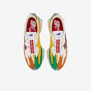 *NWT* New Balance 327 Sneaker (8M/10W)